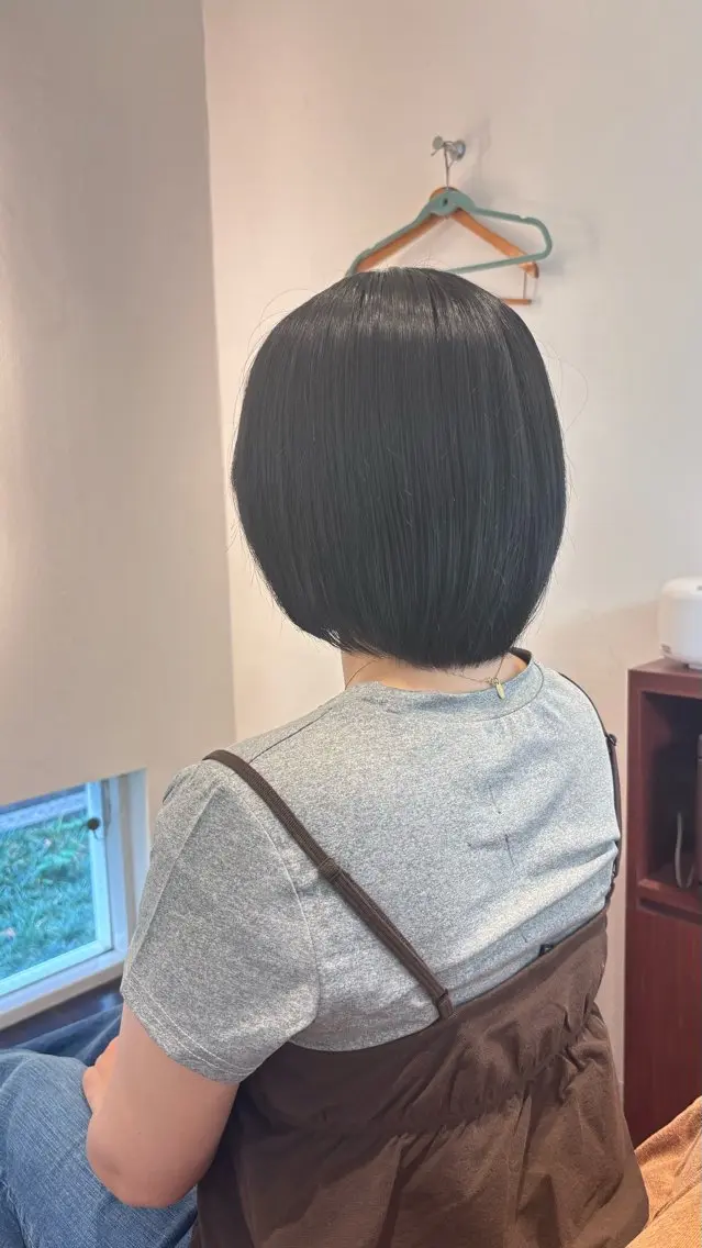 ミディアム カット 都築 さくらのヘアスタイル