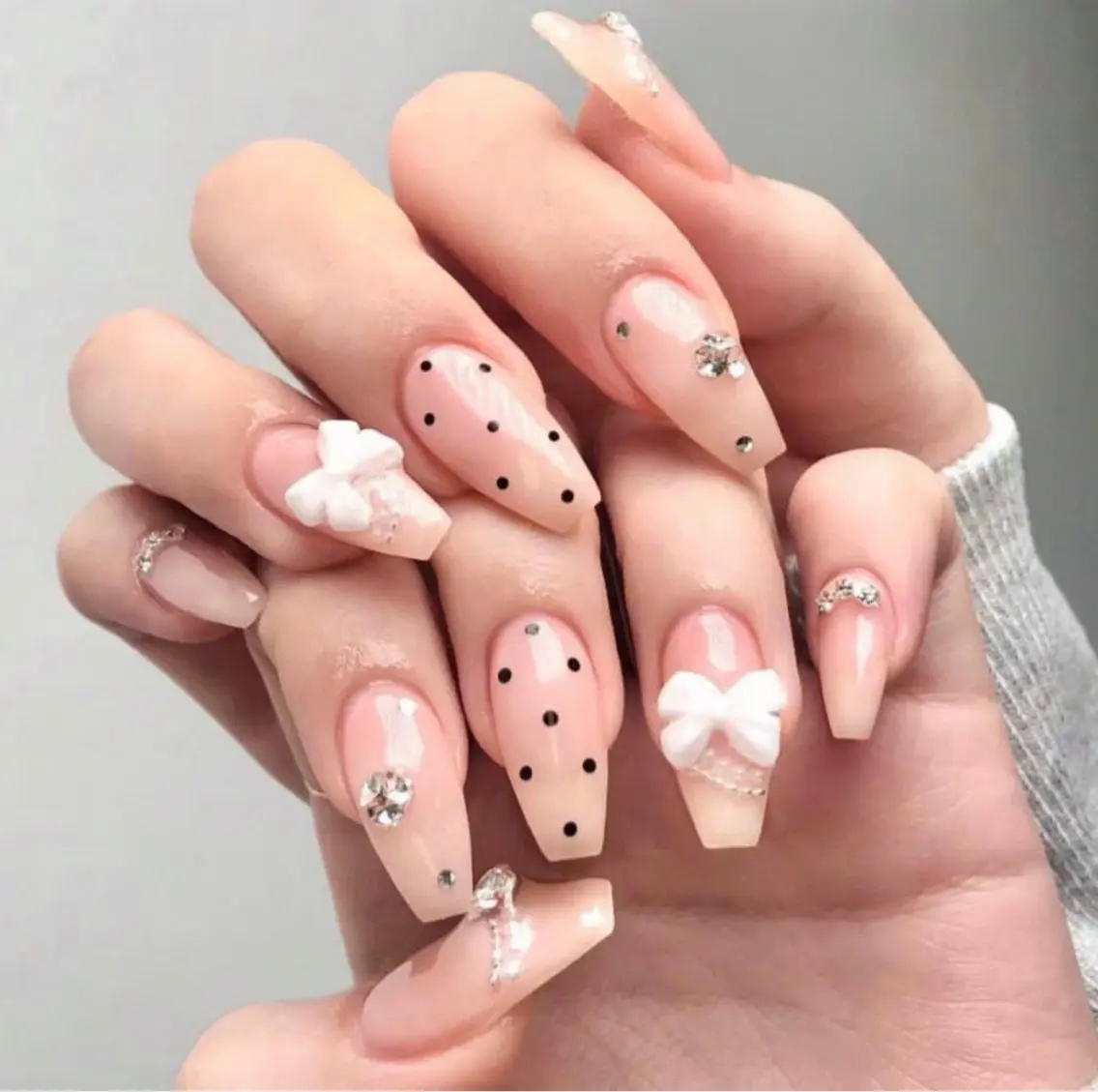 ネイル ハンドネイル moon nailsのネイルデザイン