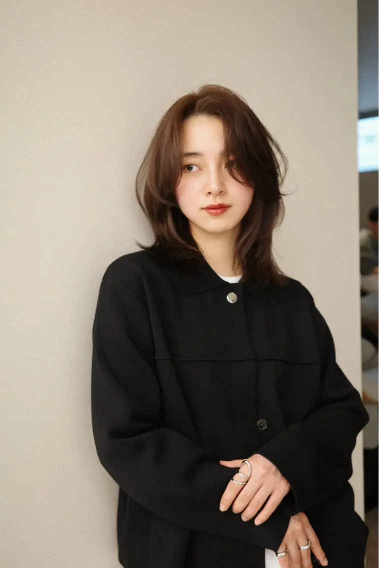 ミディアム 韓国風レイヤー 日向 GINZAのヘアスタイル