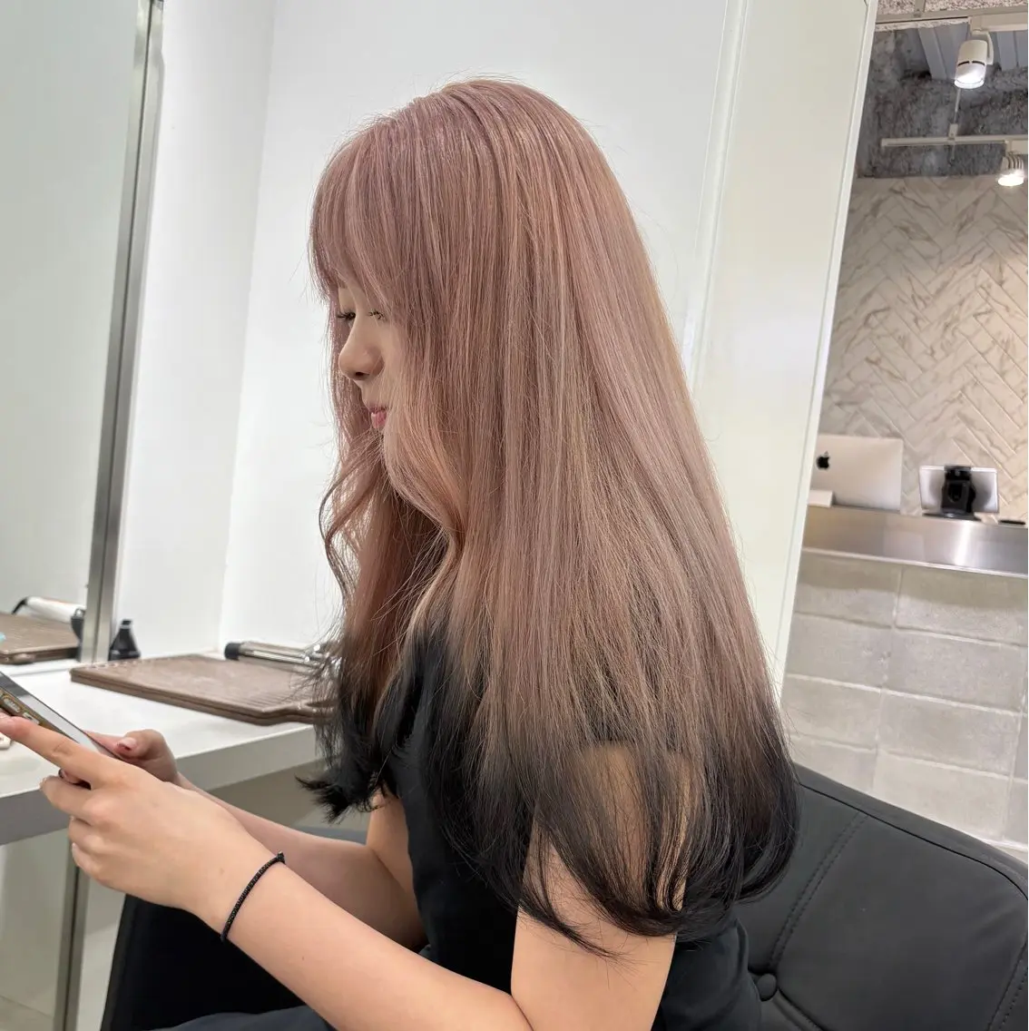 ロング カラー ヘアカラー EIGHT mana 海外グレージュ🥥のヘアスタイル