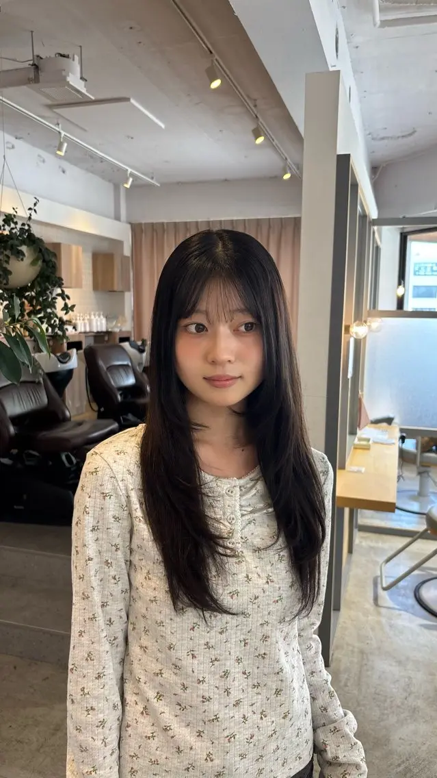 ロング カラー 吉丸 涼花のヘアスタイル