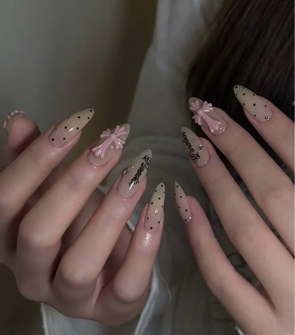 ネイル 韓国ネイル マグネットネイル 持ち込み ハンドネイル Mimi Nail_Royalのネイルデザイン