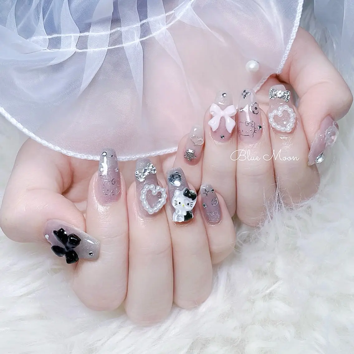 ネイル リボン ハンドネイル フットネイル ハンドケア nail salon Blue Moonのネイルデザイン