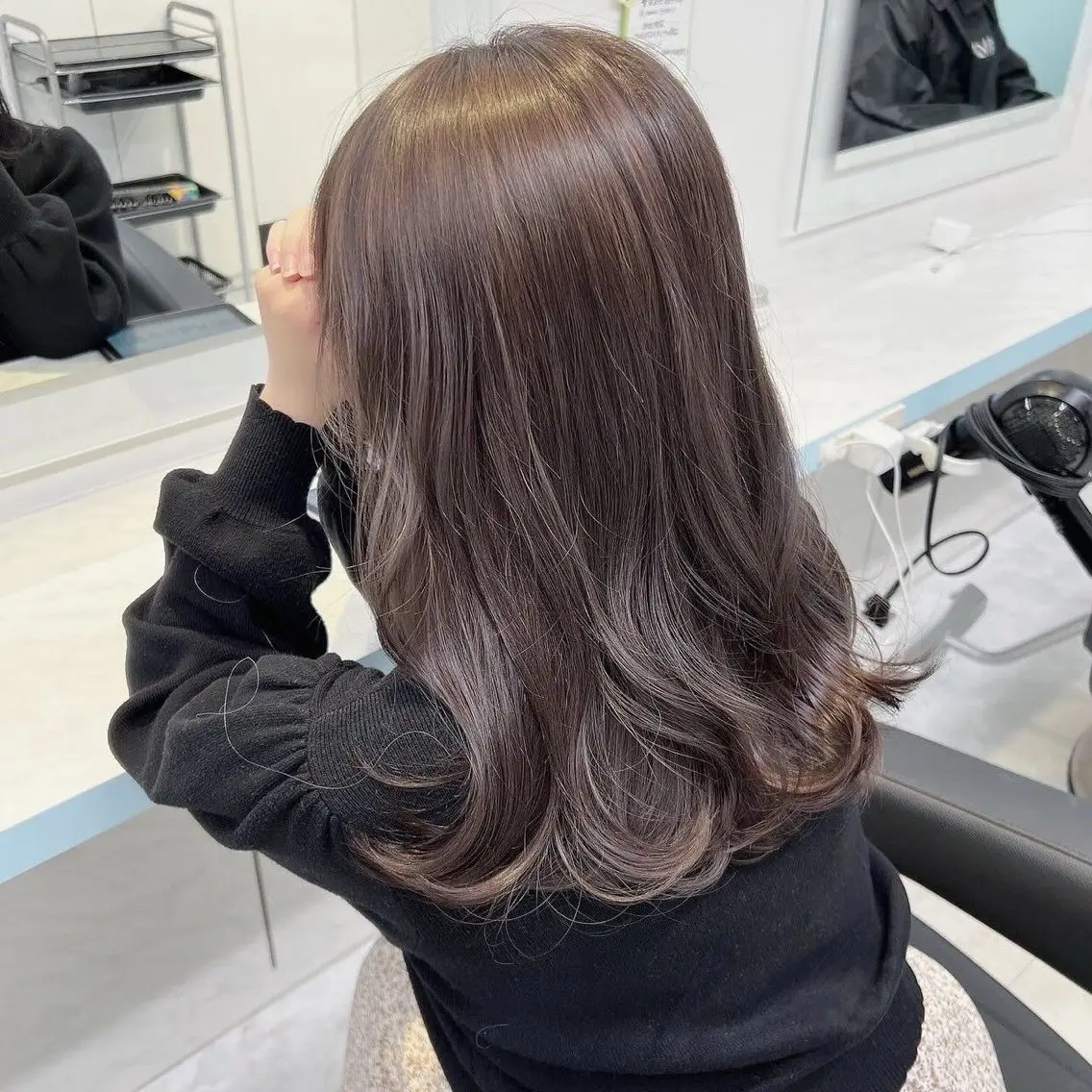 セミロング カラー ふわっと抜け感🫧 ブラウンベージュ🤎のヘアスタイル