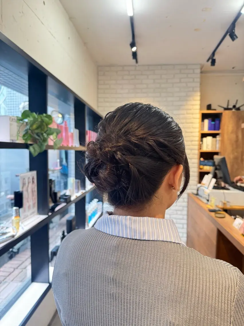 ミディアム ヘアアレンジ ヘアセット red neo あいりのヘアスタイル