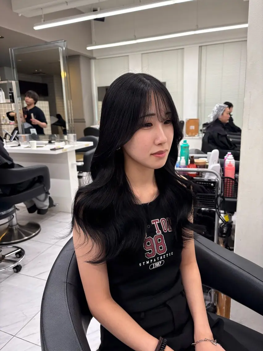 ロング カット ヘアカラー トリートメント ヘッドスパ ヘアセット 🩵寒色/ベージュ レイヤーカット🤎のヘアスタイル