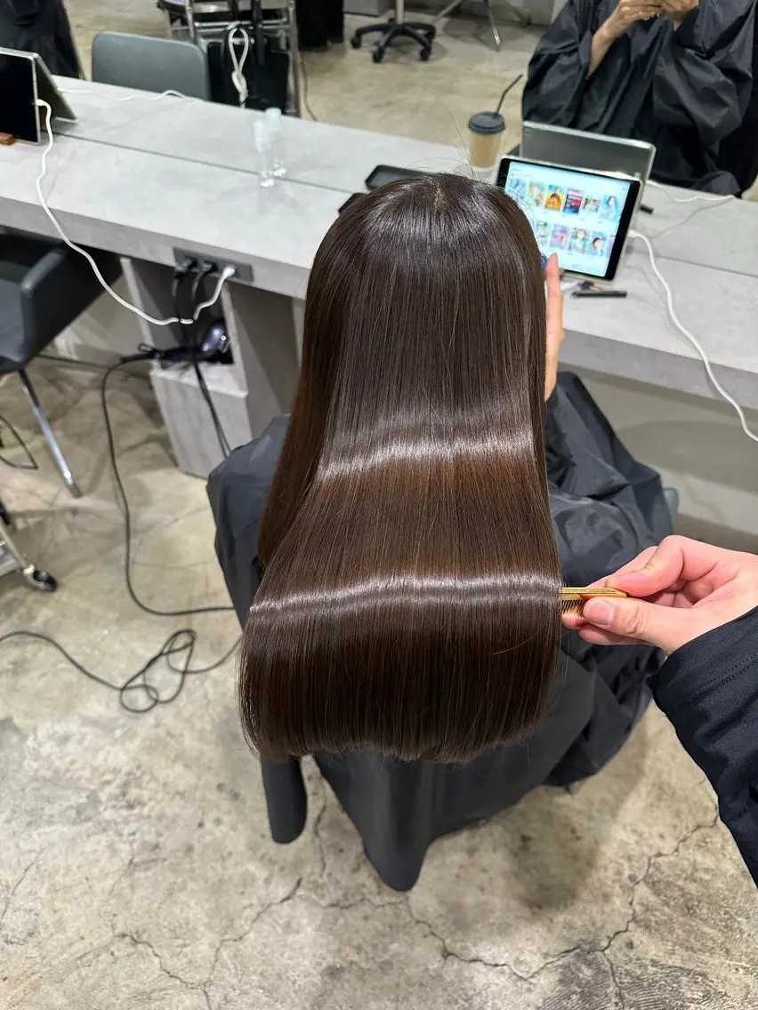 セミロング パーマ 縮毛矯正 髪質改善 左近研人のヘアスタイル