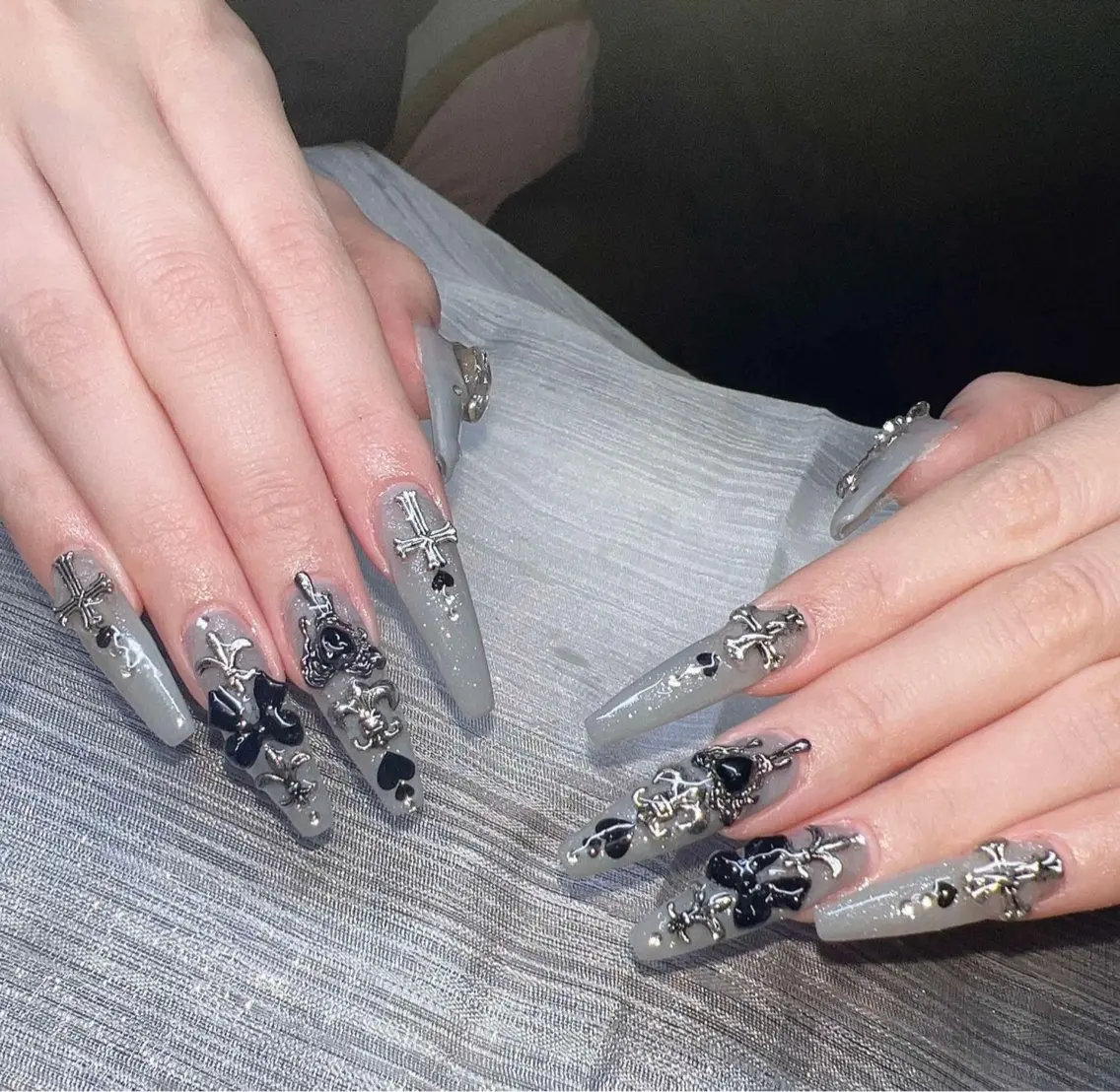 ネイル オーロラネイル チークネイル 長さ出し フットネイル フレンチネイル Lee Nails チップ長さだし専門店のネイルデザイン