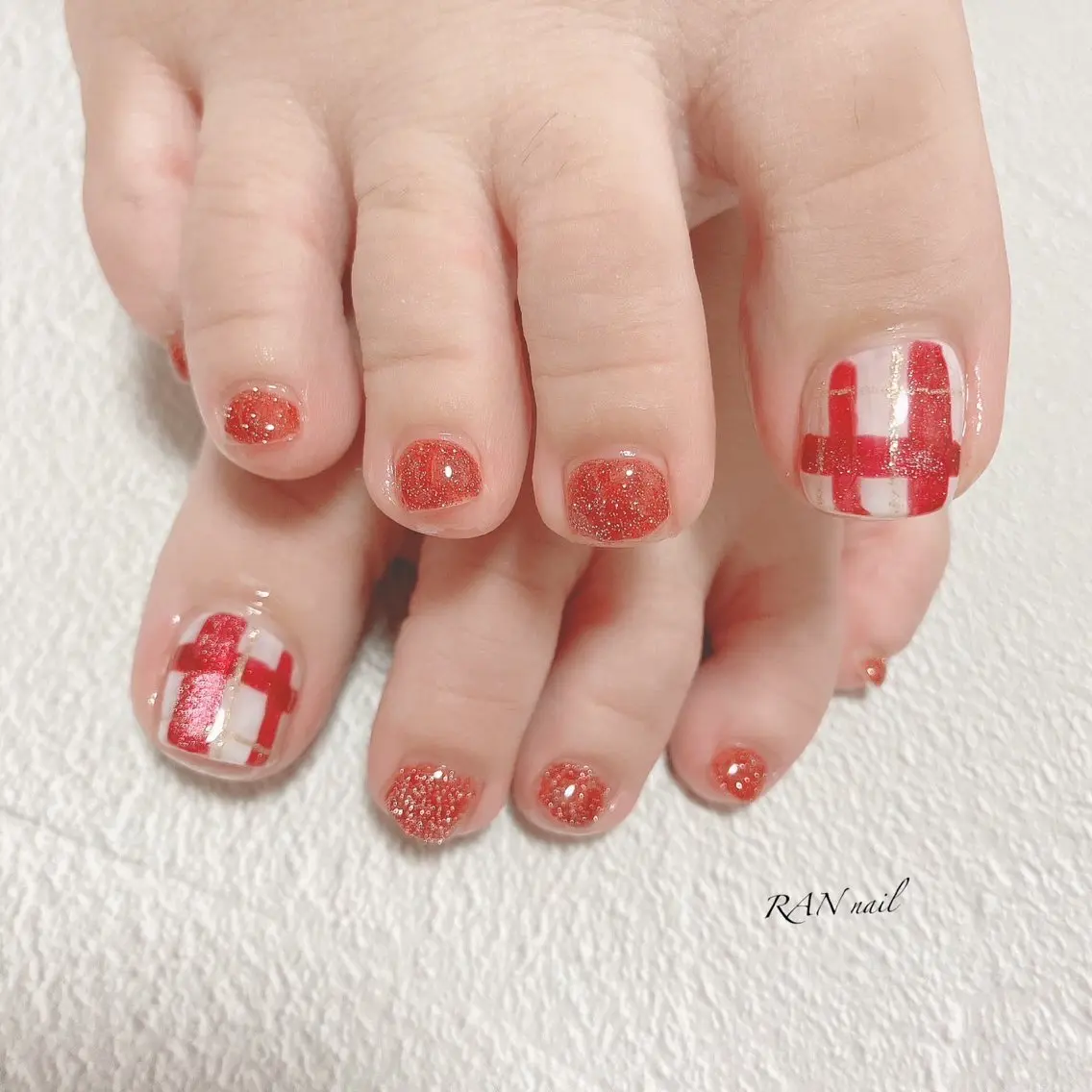 ネイル フットネイル 赤色 シンプルネイル バレンタイン 冬ネイル ハンドネイル フットネイル RAN nailのネイルデザイン