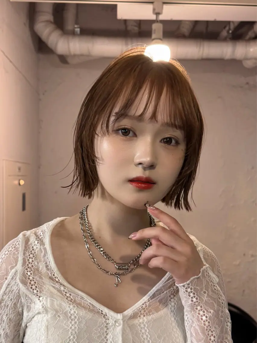 ショート カット ヘアカラー 顔まわりレイヤー 透明感カラー🩵🩵のヘアスタイル