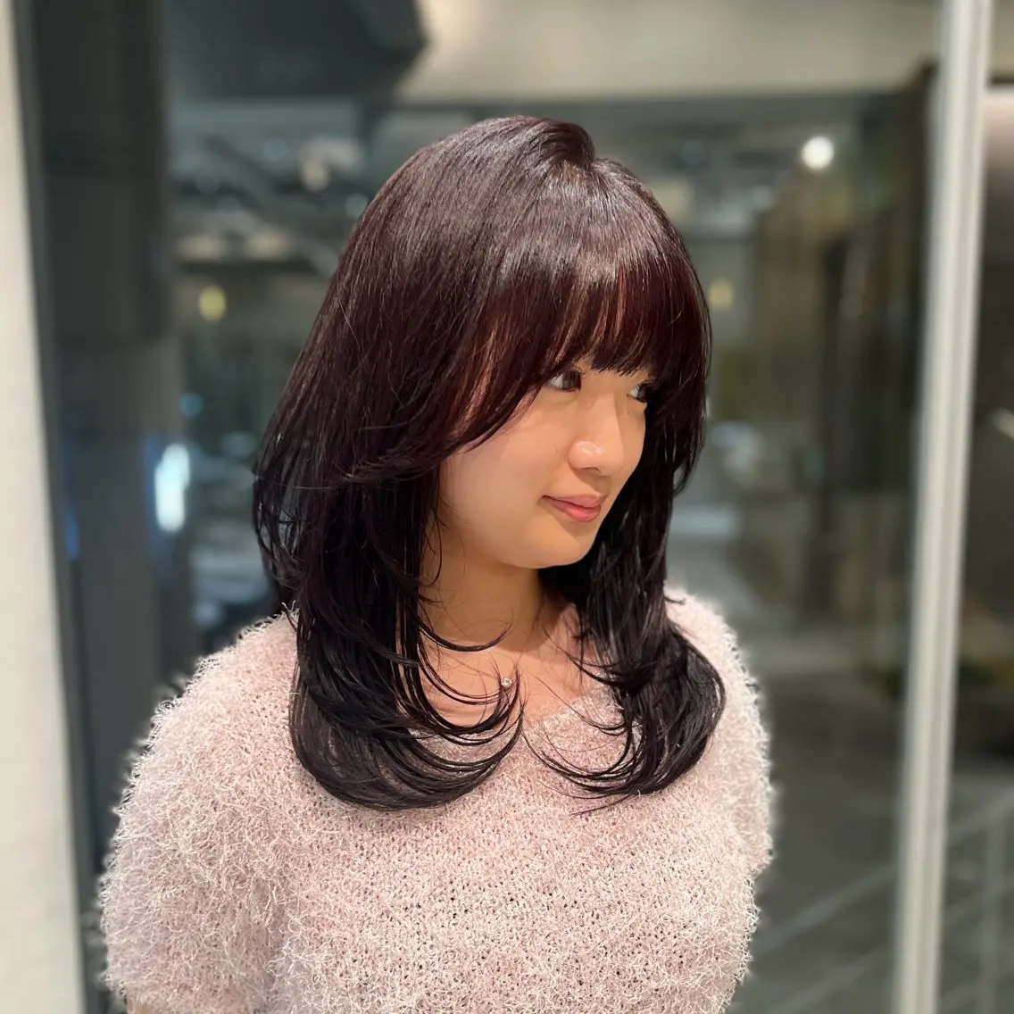 ミディアム カラー KARIN🤍 /レイヤーカットのヘアスタイル