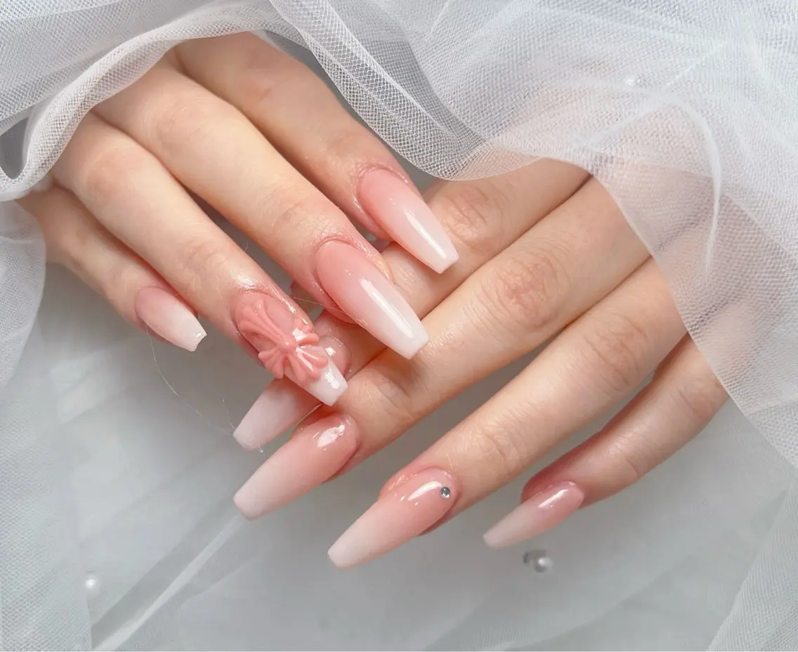 ネイル アートネイル オーロラネイル チークネイル 長さ出し フットネイル Miya _nailのネイルデザイン