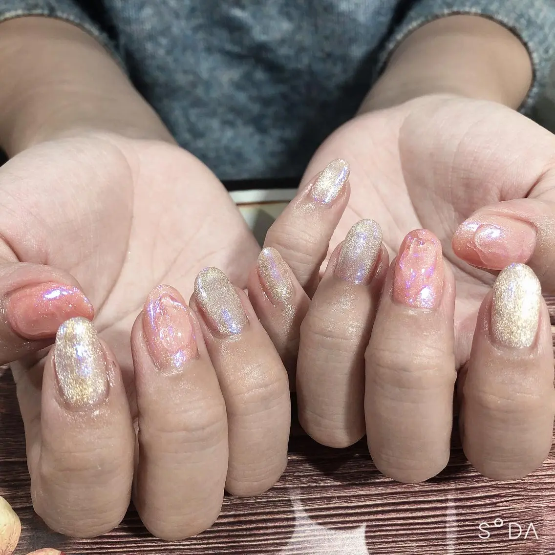 ネイル ミラーネイル ハンドネイル 吉野✨ ネイルデザイナー✨のネイルデザイン