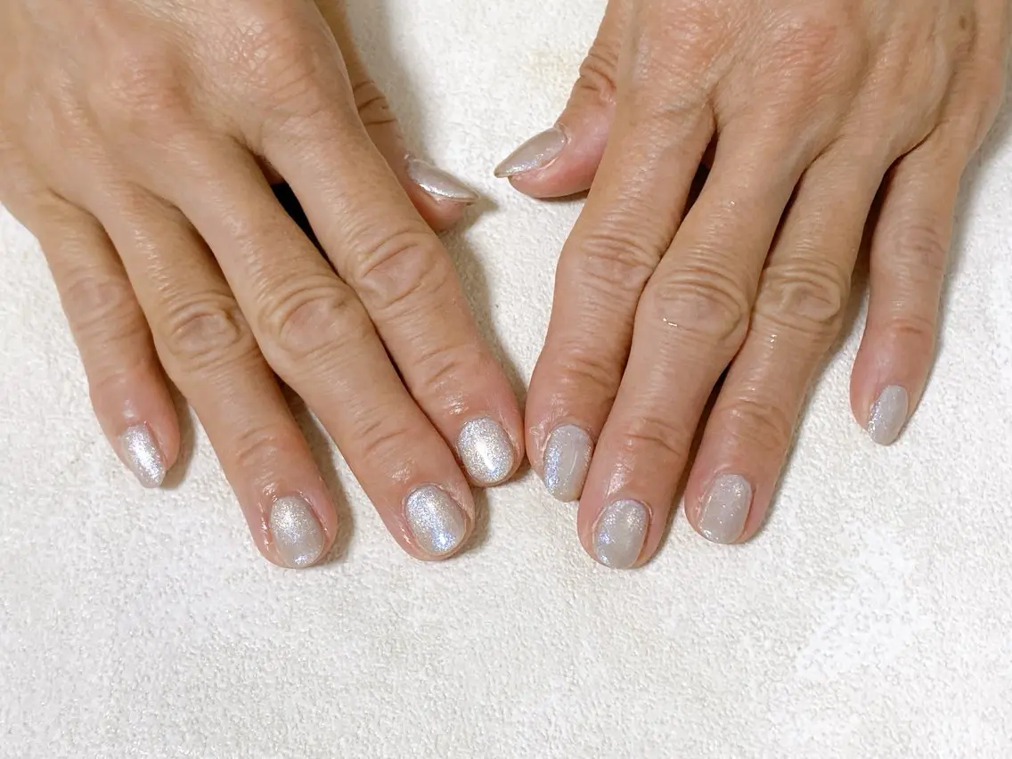 ネイル オーロラネイル フットネイル フレンチネイル ジェルネイル マグネットネイル ハンドネイル mogunail &blowのネイルデザイン