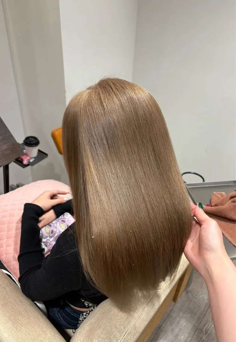 カラー ベージュカラー ヘアカラー ブリーチカラー/茨木 𝙨𝙖𝙠𝙞💚のヘアスタイル