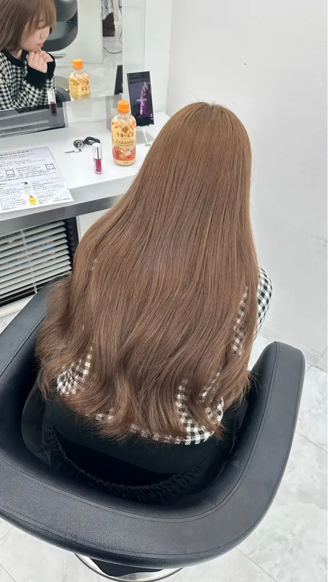 ロング カラー 🖤ハイトーン× レイヤー🖤SARAのヘアスタイル