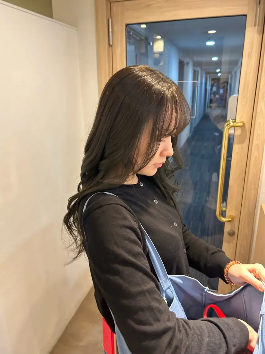セミロング カラー ベージュカラー 透明感カラー オリーブベージュ オレンジ カット ヘアカラー トリートメント ボブ/レイヤー ナカミネアキナのヘアスタイル