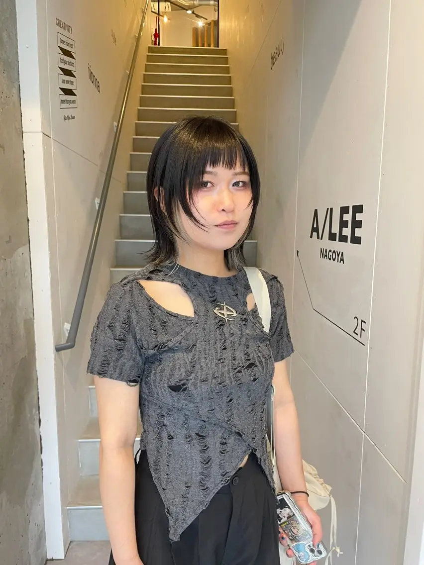 ショート 顔周りカット レイヤーカット オン眉 ウルフカット カット 久保田 千尋のヘアスタイル