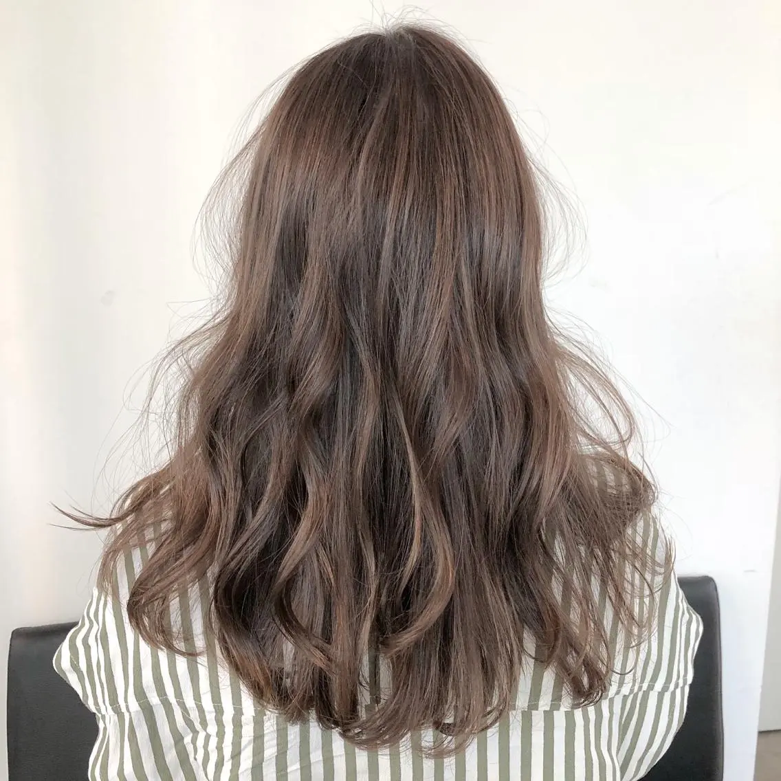 ロング カラー ヘアアレンジ ベージュカラー ラベンダーカラー ラベンダーベージュ 榎園 由美のヘアスタイル