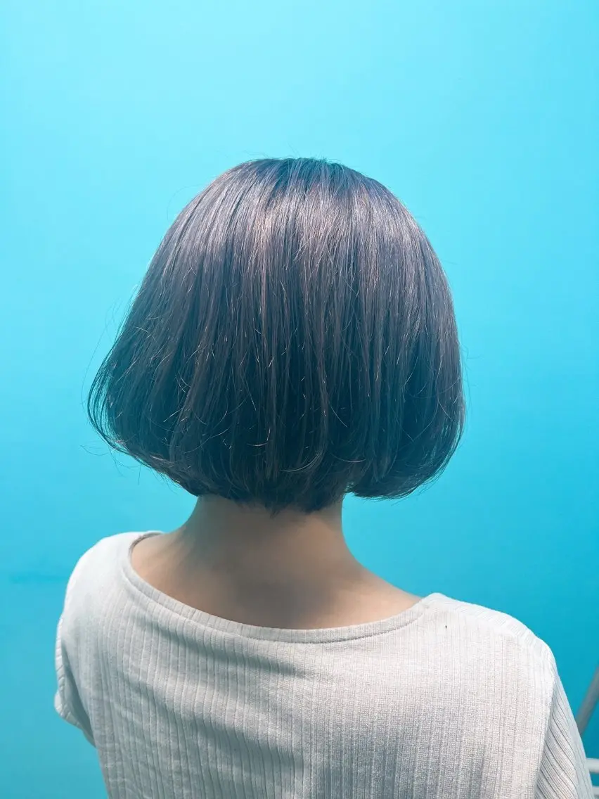 ショート カラー ヘアアレンジ 切りっぱなしボブ ショートボブ アッシュ ブリーチ ケアブリーチ Stream1st TSUBASAのヘアスタイル
