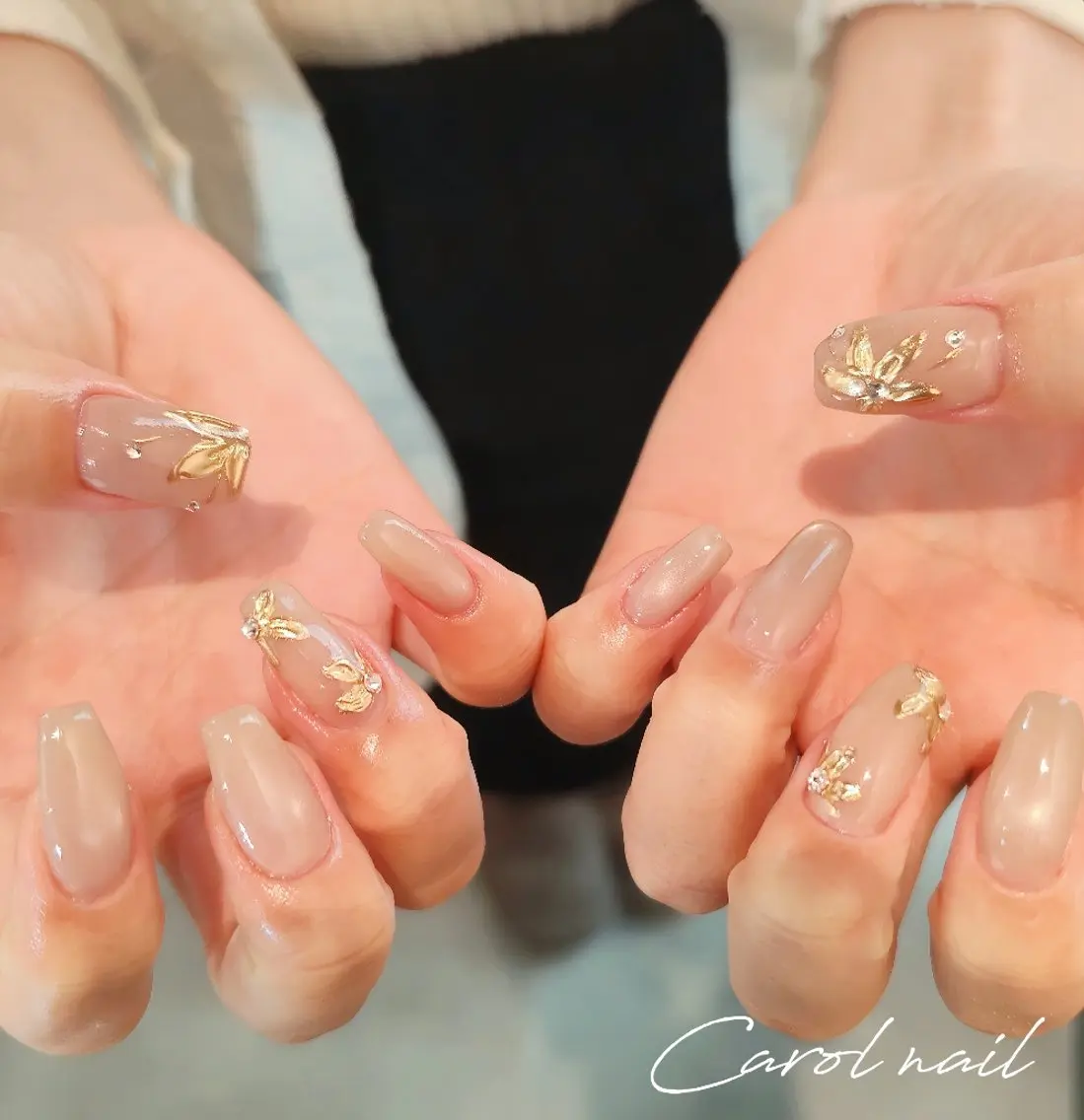 ネイル フラワーネイル ゴールド ラメ(グリッター) carol nailのネイルデザイン