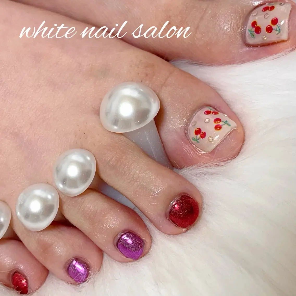 ネイル フットネイル ラメ(グリッター) フットネイル white nail salonのネイルデザイン