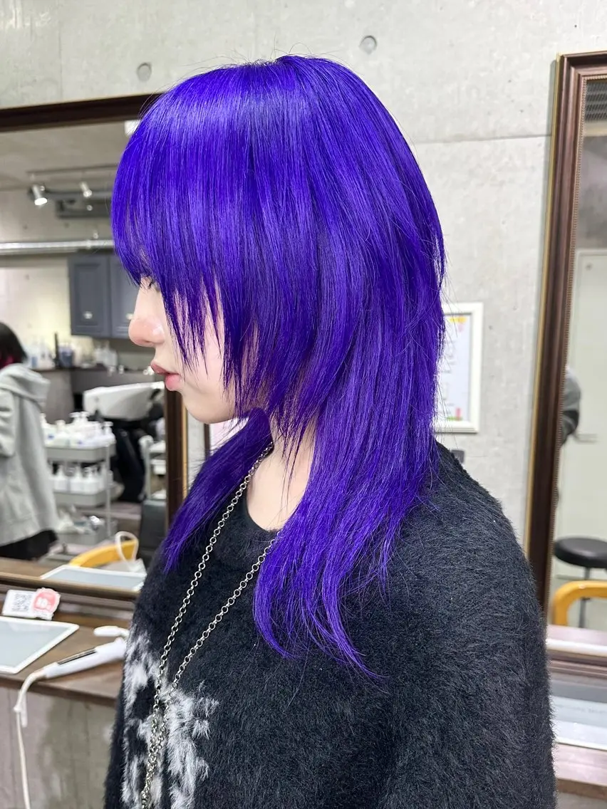 ミディアム カラー ミディアムレイヤー バイオレットカラー レイヤーカット カット かずくん🦩名古屋 ハイトーン/レイヤーのヘアスタイル