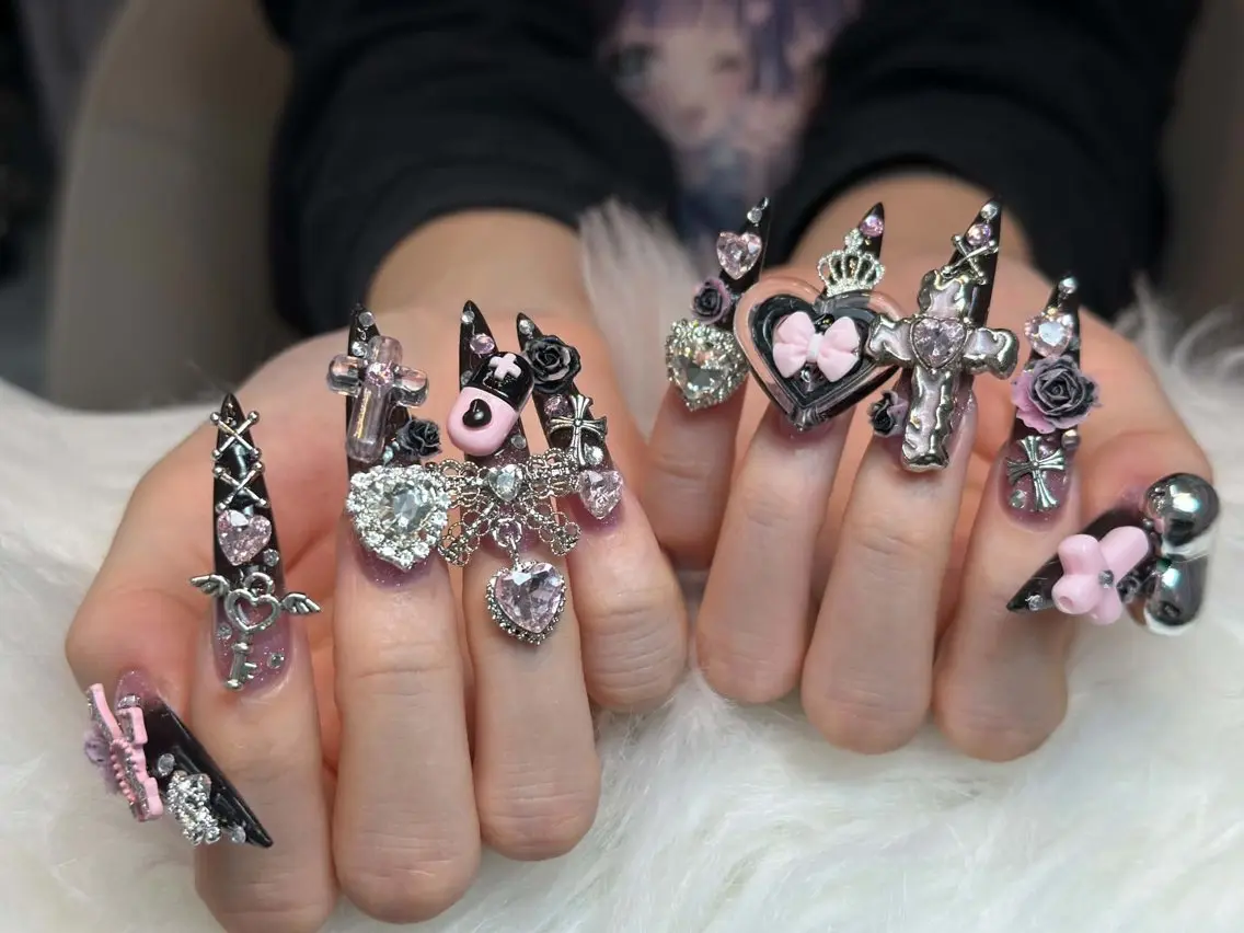 ネイル チークネイル ドット フレンチネイル グラデーション 韓国ネイル ハンドネイル Lisa Nail Salonのネイルデザイン