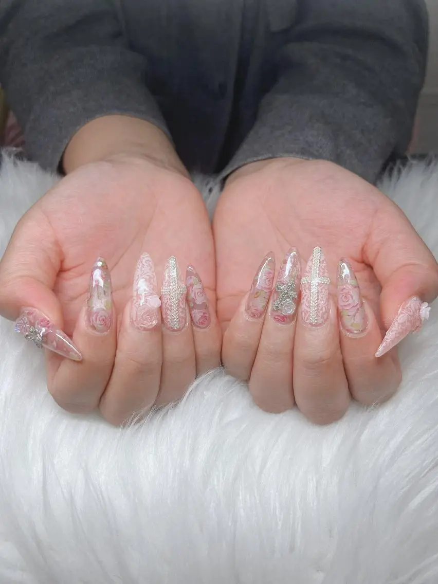 ネイル 長さ出し グラデーション 卒業式 キラキラネイル マグネットネイル Lee Nailsのネイルデザイン