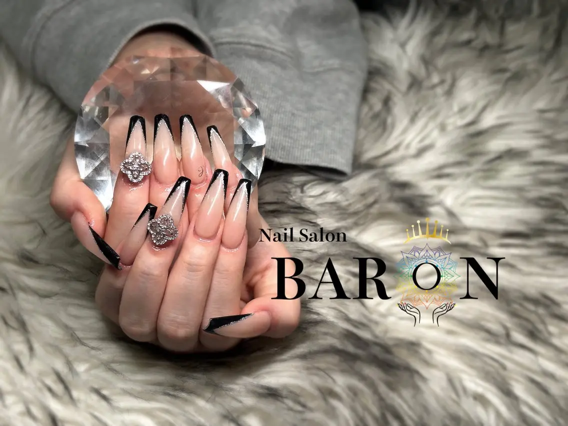 ネイル フレンチネイル ♛︎BARON♛︎ yuiのネイルデザイン