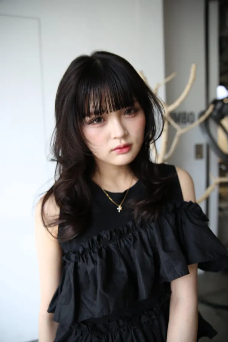 ミディアム カット ヘアカラー 🎀抜け感ナチュラル 🎵asuna🪽のヘアスタイル