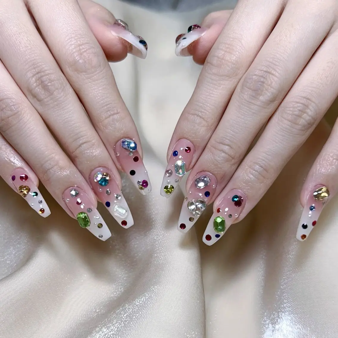 メンズ ネイル メンズ韓国風 アートネイル オーロラネイル ガーリー キラキラネイル ハンドネイル Nail salon 木にいるのネイルデザイン