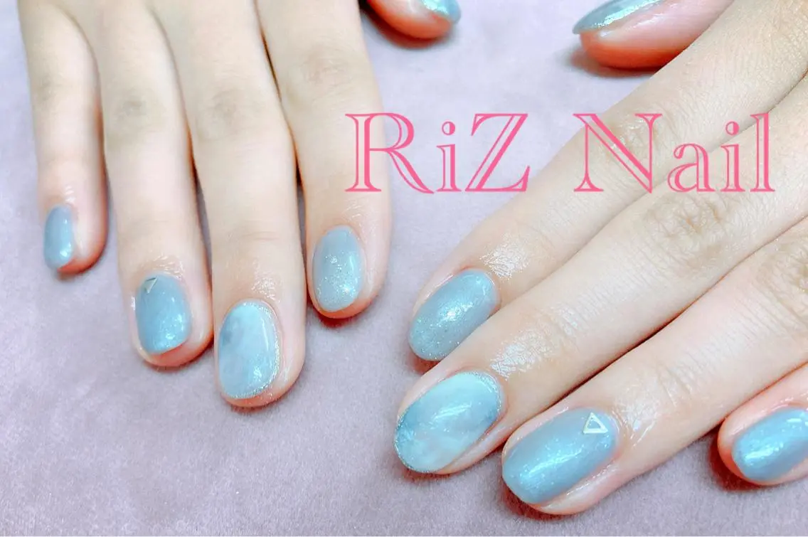 ネイル ブルー ニュアンスネイル シルバー ハンドネイル RiZ nail salonのネイルデザイン
