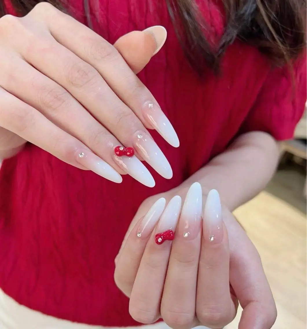 ネイル オーロラネイル フラワーネイル フットネイル フレンチネイル ジェルネイル ハンドネイル ハンドケア BabyYouMi nailのネイルデザイン