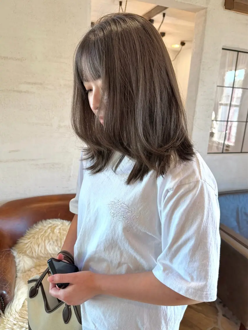 ミディアム アッシュ 髪質改善 カット ヘアカラー トリートメント 吉井 凜音のヘアスタイル