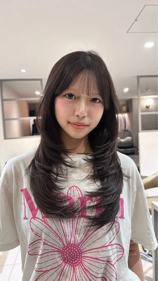 セミロング カット ヘアカラー トリートメント 🎀LUNA🎀 レイヤーカット/艶髪のヘアスタイル