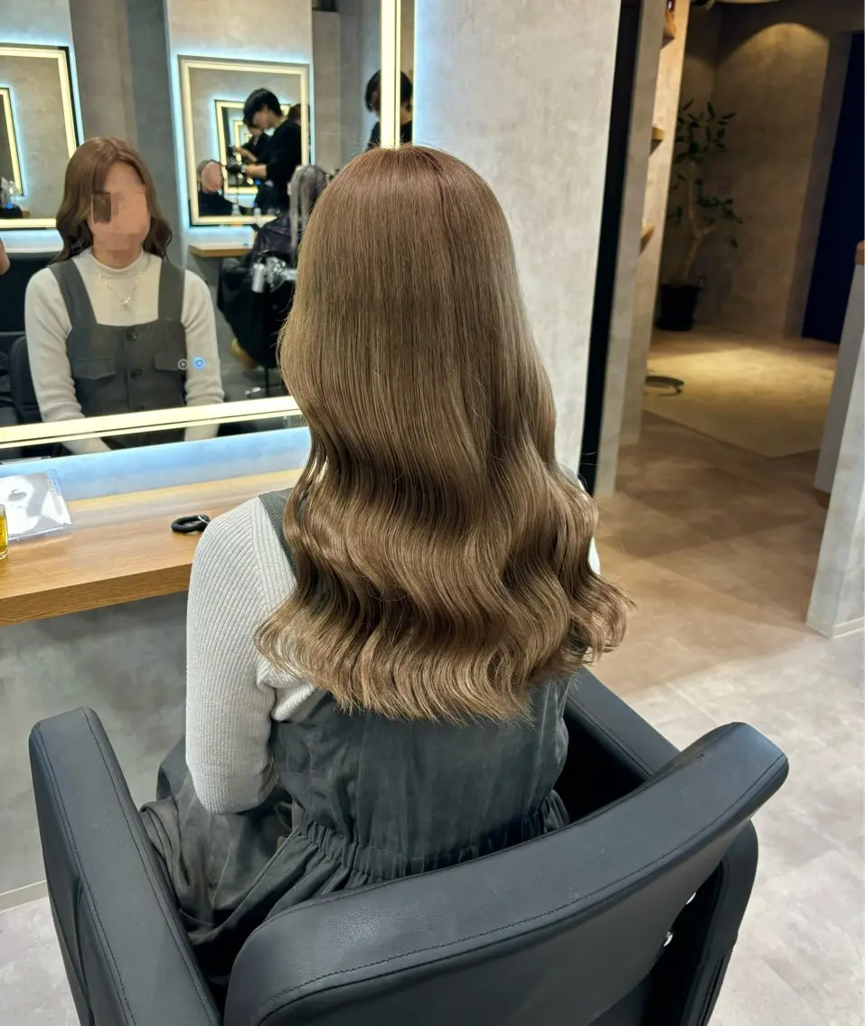 ロング カラー パーマ ヘアアレンジ カット ヘアカラー トリートメント ヘッドスパ 透明感ブリーチカラー 🌈TOMOHIROのヘアスタイル