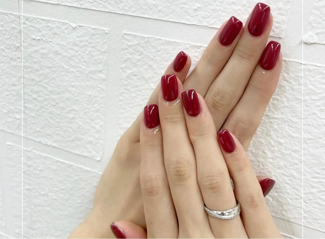 ネイル 赤色 esNail&eye イーズネイル＆アイのネイルデザイン