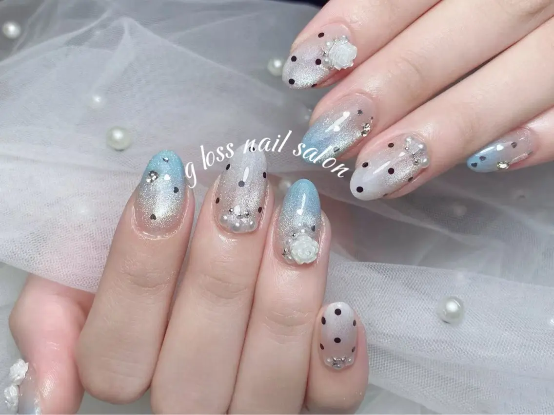 ネイル りこ🫧 gloss nailのネイルデザイン