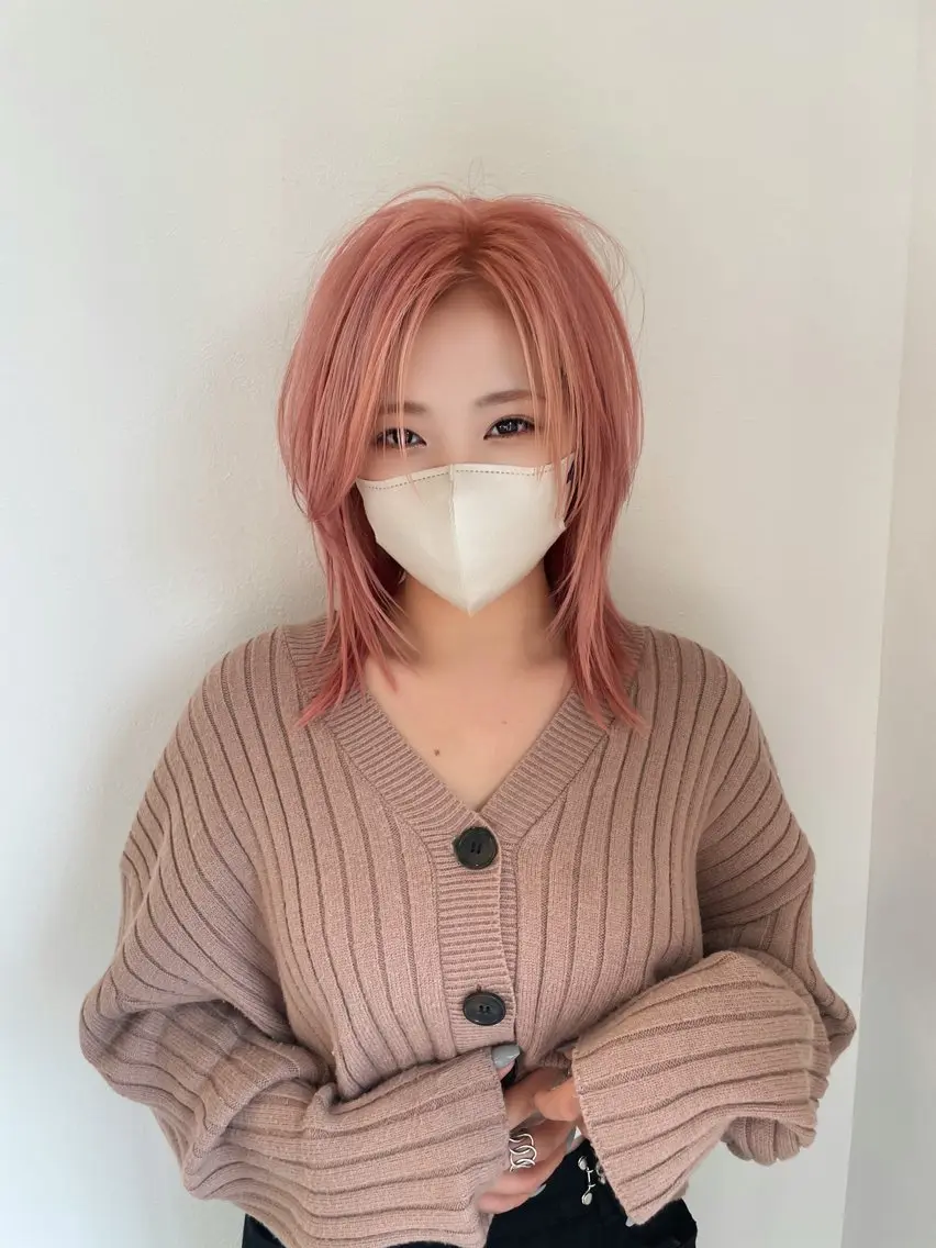 ミディアム カラー ミディアムレイヤー ベージュカラー ダブルカラー ピンクカラー ホワイトベージュ ヘアカラー トリートメント RIENS♡xrea 山本優舞のヘアスタイル