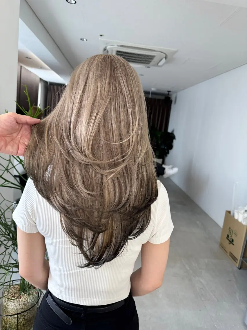 ⭐️【エンドカラー】(全体ブリーチ+カラー+デザイン)艶トリートメント付き!🧴⭐️の写真