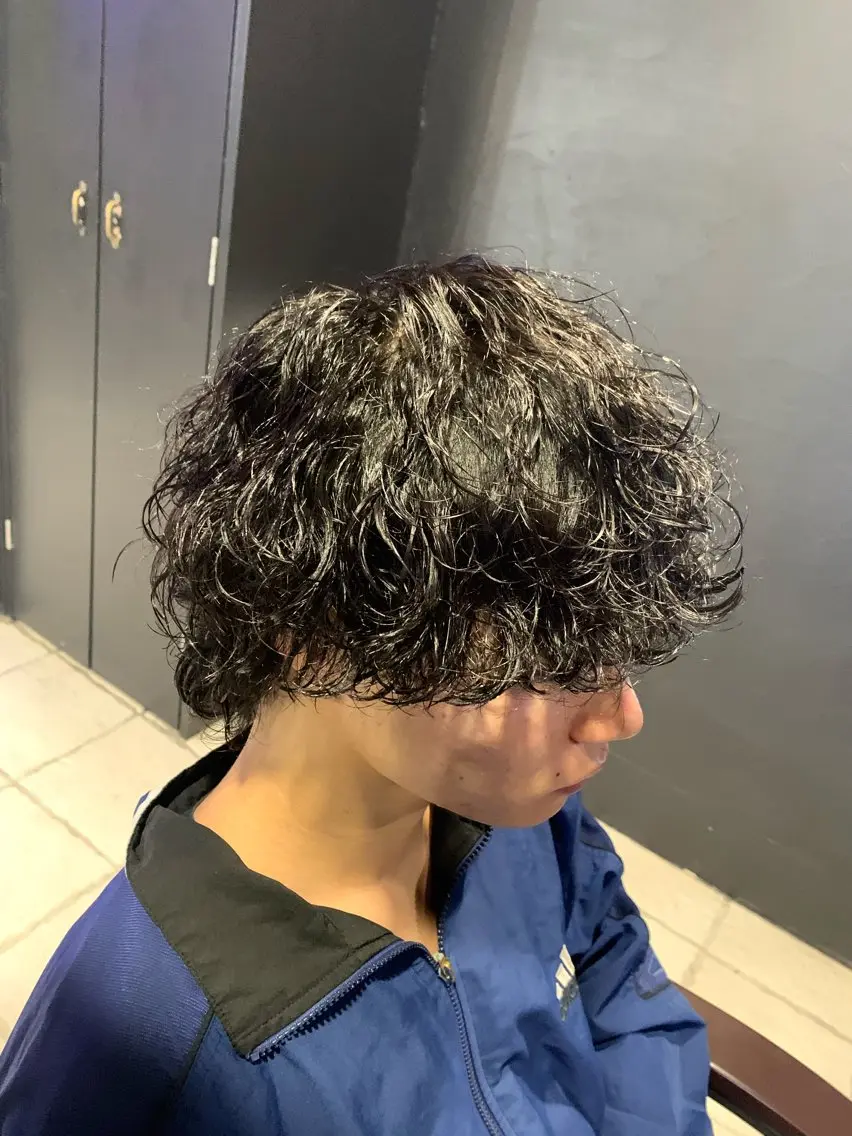 ミディアム ミディアムパーマ ウルフカット カット パーマ ヘアセット メンズパーマ/難波/ 心斎橋　室園亮佑のヘアスタイル