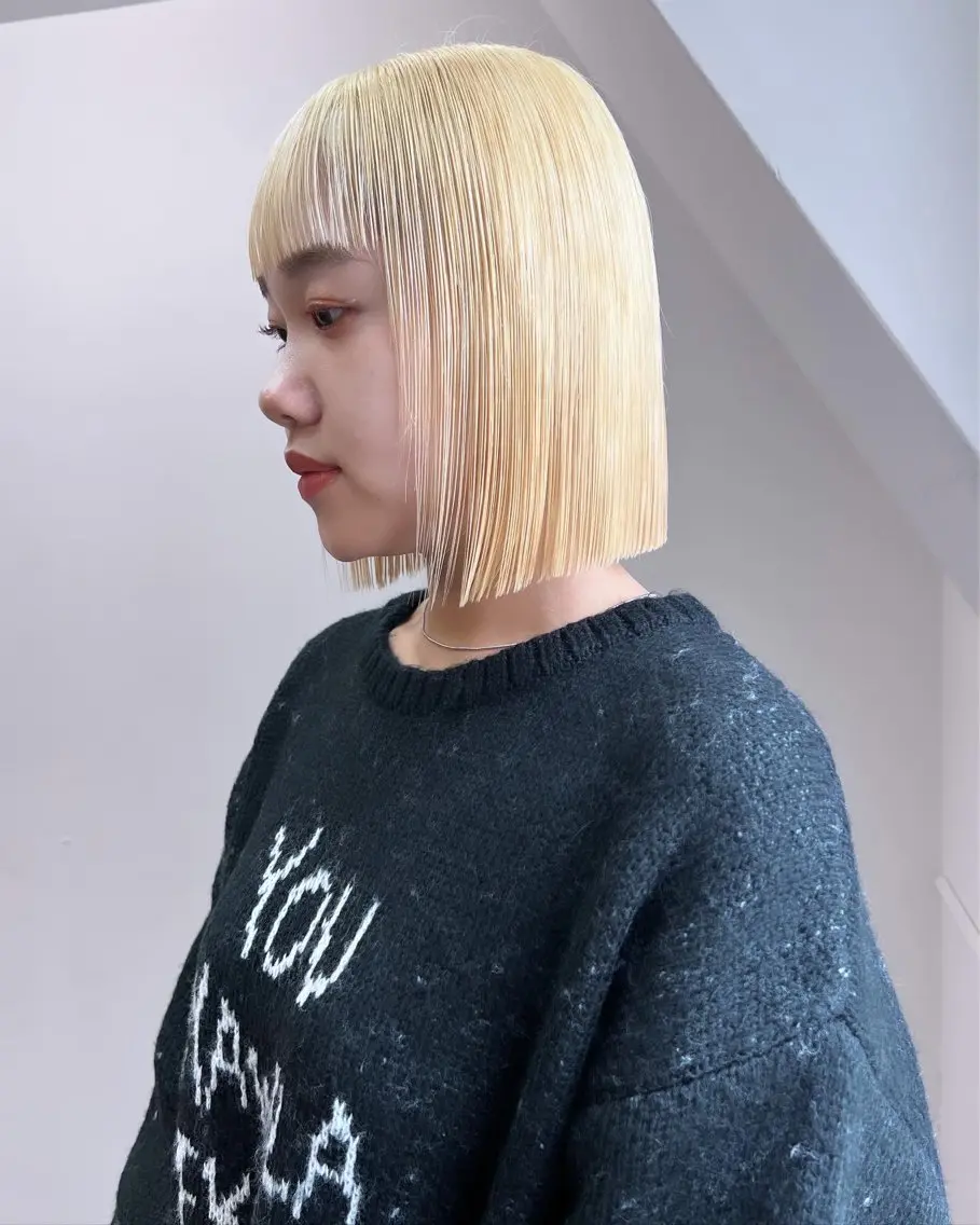 ミディアム カラー 切りっぱなしボブ ベージュカラー ブリーチ 抜きっぱなしブロンド ブロンド ヘアカラー トリートメント ヘアセット 🧡色落ちまで2度 楽しめる🧡ヨシキのヘアスタイル