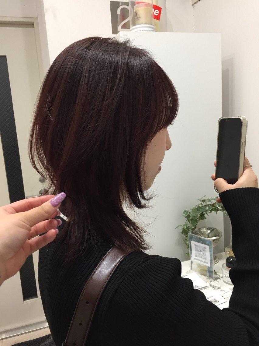 ミディアム カラー ボルドーカラー カット ヘアカラー 杏華レイヤー/ パーマ/ハイトーンのヘアスタイル