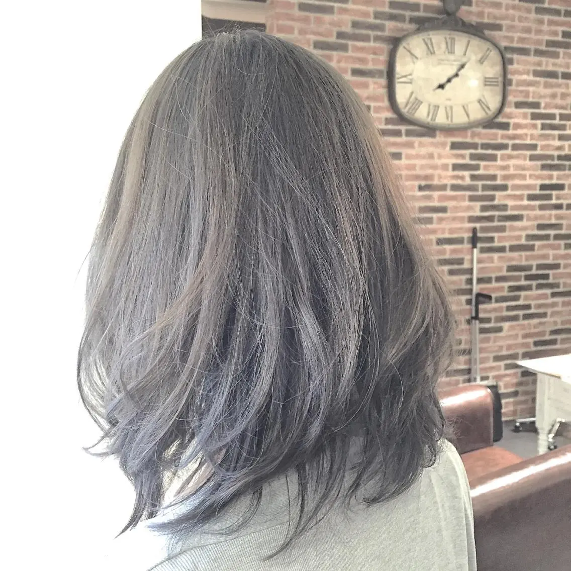 ミディアム セミロング カラー ブルーカラー ブルージュ メンズ特化美容師 カラー専門ぺーターのヘアスタイル