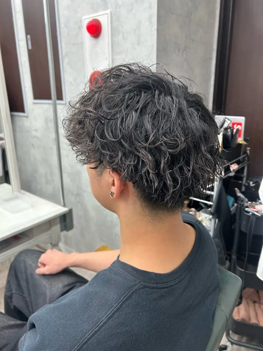 パーマ メンズ limit ユイカ/ ハイトーンカラー💫のヘアスタイル