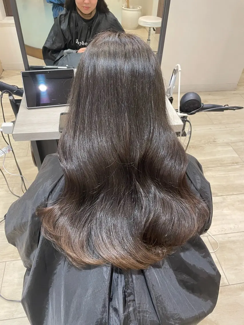 ロング カット ヘアカラー すみれ✨レイヤー 🫧透明感カラーのヘアスタイル