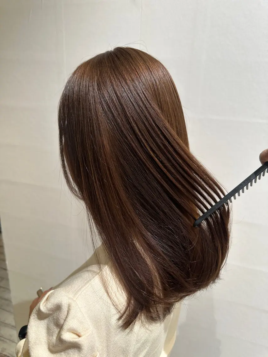 セミロング カラー 丸山 心 / 艶カラーのヘアスタイル