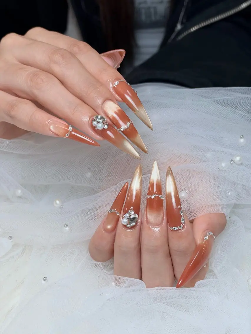ネイル チークネイル ドット フレンチネイル グラデーション ハート ハンドネイル Julli NailStudioのネイルデザイン