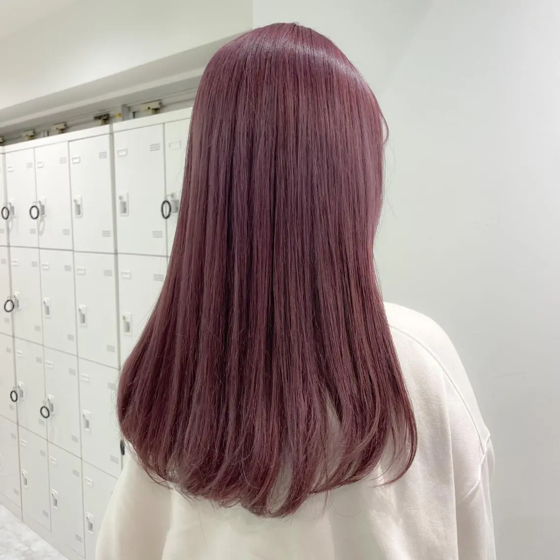 ロング ❤︎ワンホンガーリー なハイトーンヘア❤︎のヘアスタイル